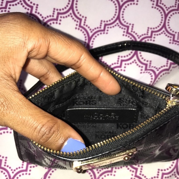 BLACK MICHAEL KORS WRISTLET 🖤 - Picture 4 of 8